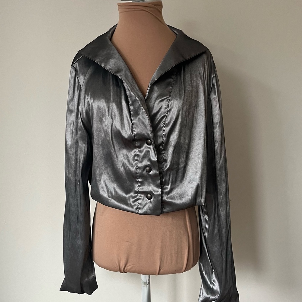 Sarah Pacini Cropped Silver Metallic Blazer Cropped Button Up Jacket EUC Size 2